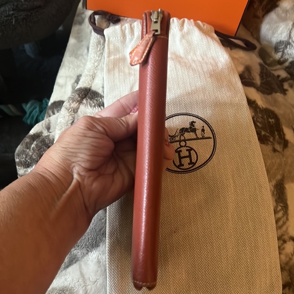 Hermes leather wallet with Hermes pouch beautiful silk lining - Picture 7 of 12